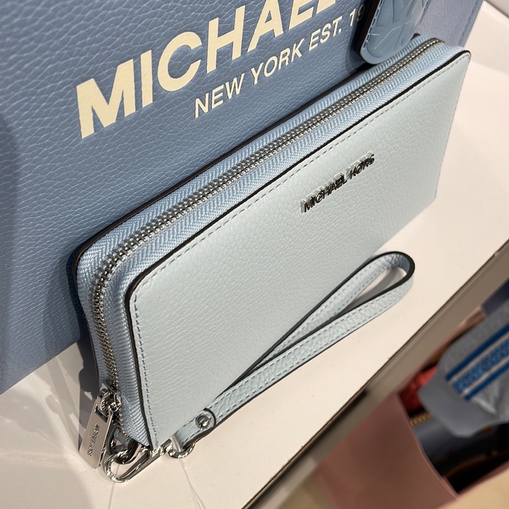 Brand New with Tag authentic Michael Kors Jet Set Travel Large Trvl CONTINENTAL - Picture 14 of 16